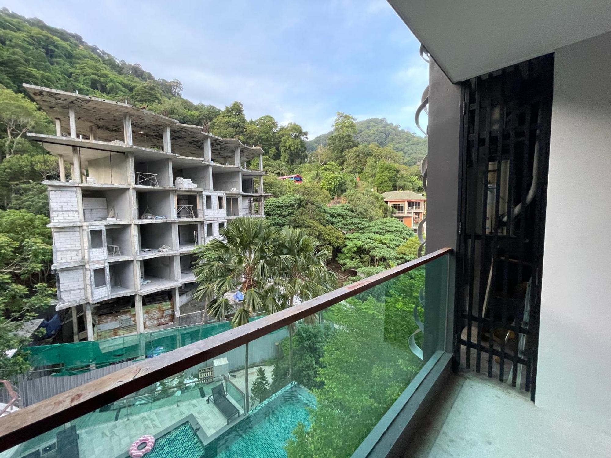 Emerald Terrace Resort Patong Studio Garden View 1St Floor By Psr Exterior foto